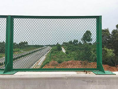 橋梁防拋（pāo）網